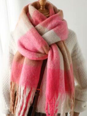 NWT Park and Buzz Layer Up Cozy Plaid Blanket Scarf